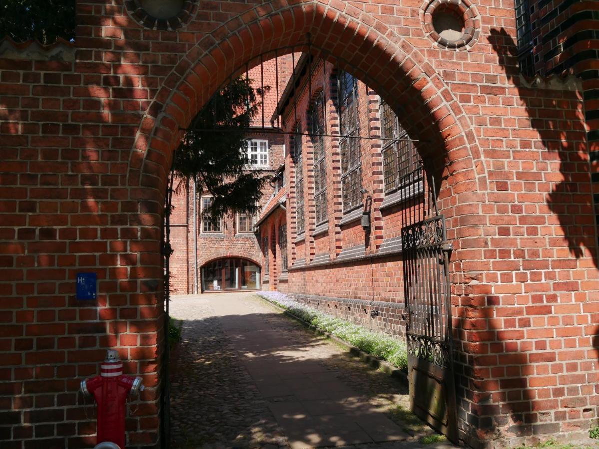 Zentrales Altstadt - Apartment In Lueneburg Mit Terrasse & Parkplatz Exterior photo