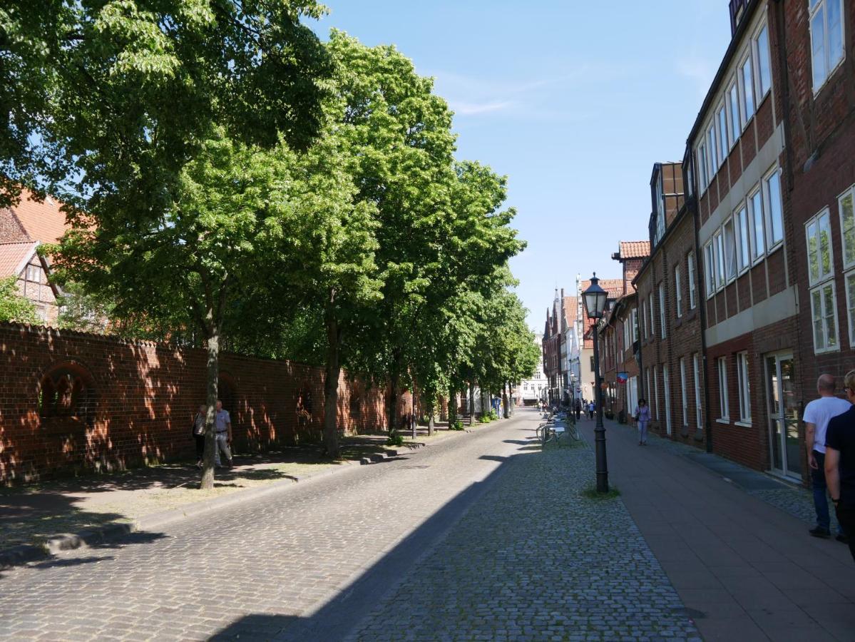 Zentrales Altstadt - Apartment In Lueneburg Mit Terrasse & Parkplatz Exterior photo