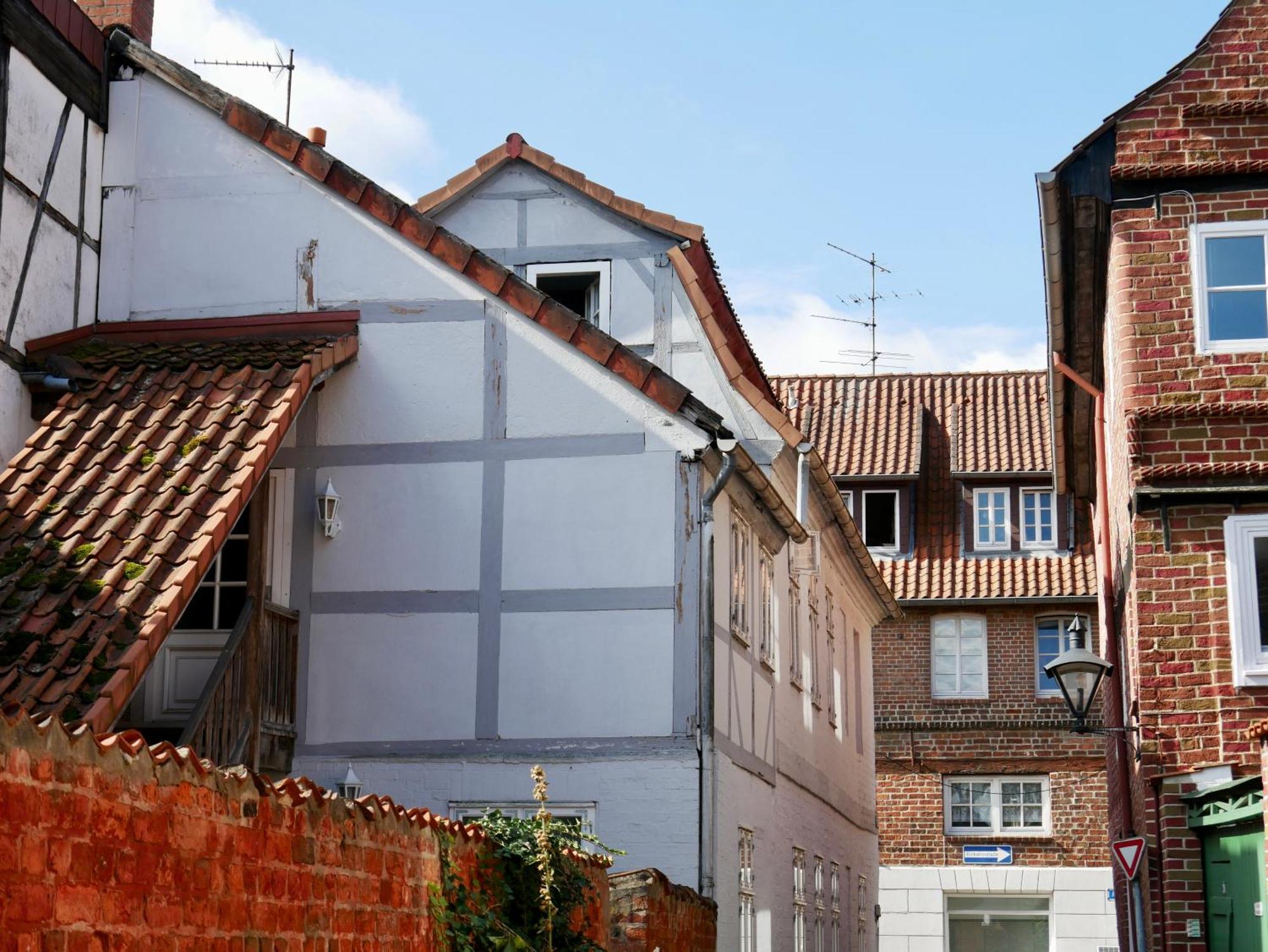 Zentrales Altstadt - Apartment In Lueneburg Mit Terrasse & Parkplatz Exterior photo